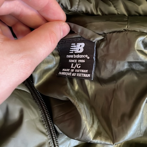 New Balance coat - olive green - large - Picture 3 of 5